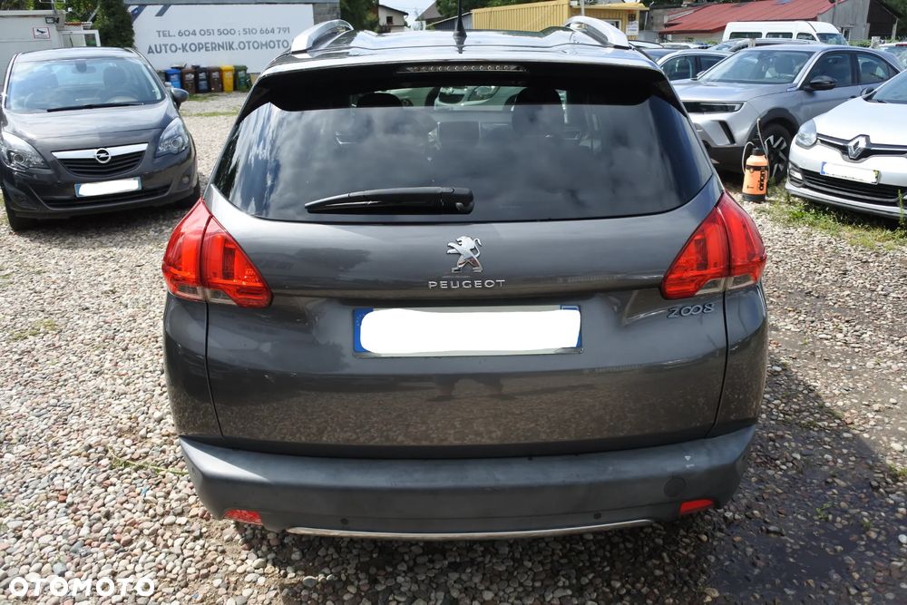 Peugeot 2008 1.2 Pure Tech Style - 5