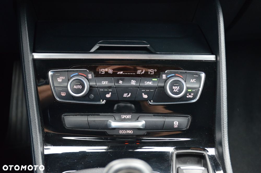 BMW Seria 2 216d Active Tourer - 29