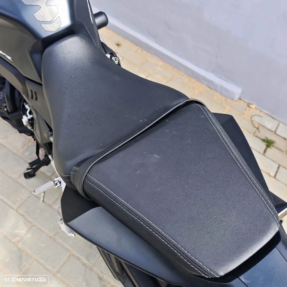Honda CBR 650R - 16