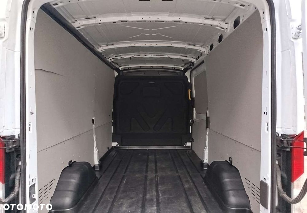 Ford Transit - 28