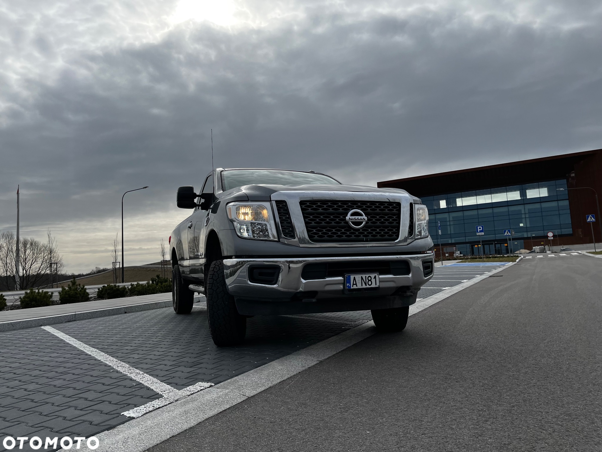 Nissan Titan - 14