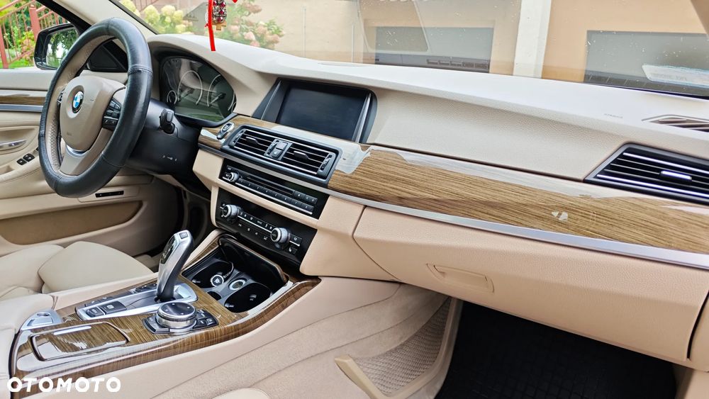 BMW Seria 5 525d xDrive Modern Line - 12