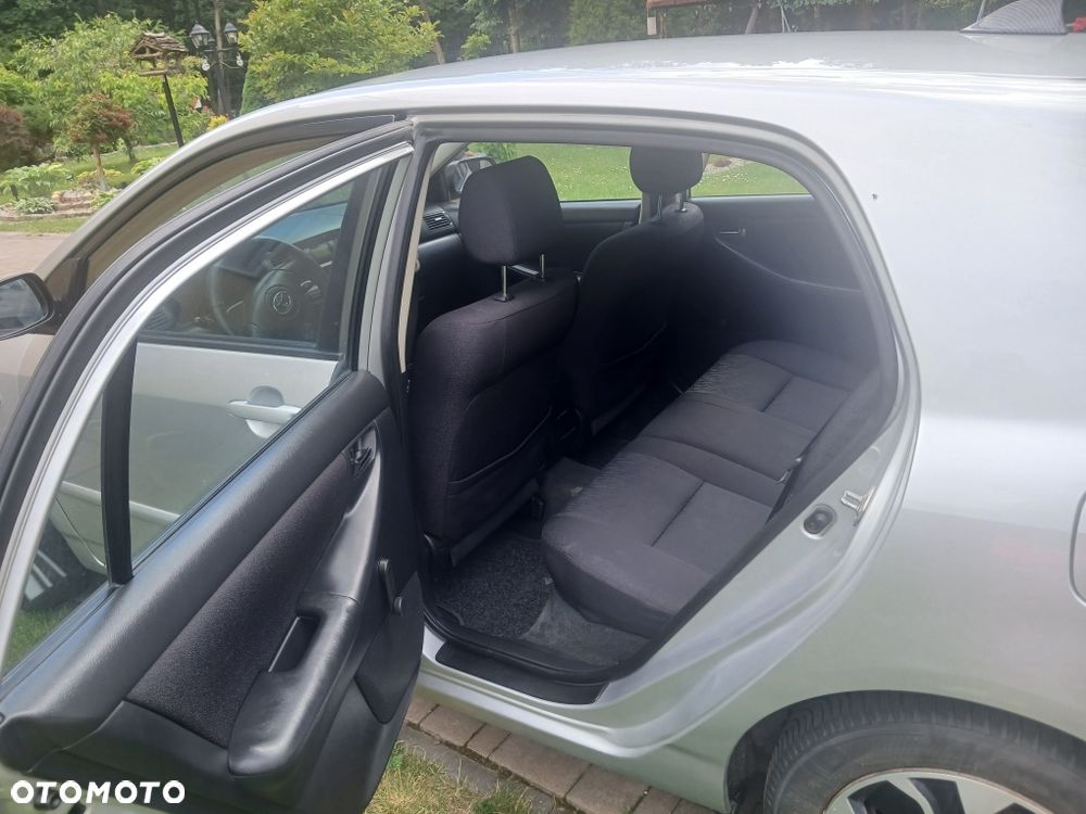 Toyota Corolla - 6