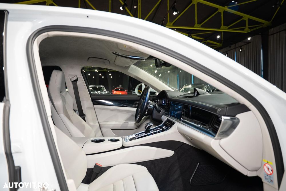 Porsche Panamera - 20