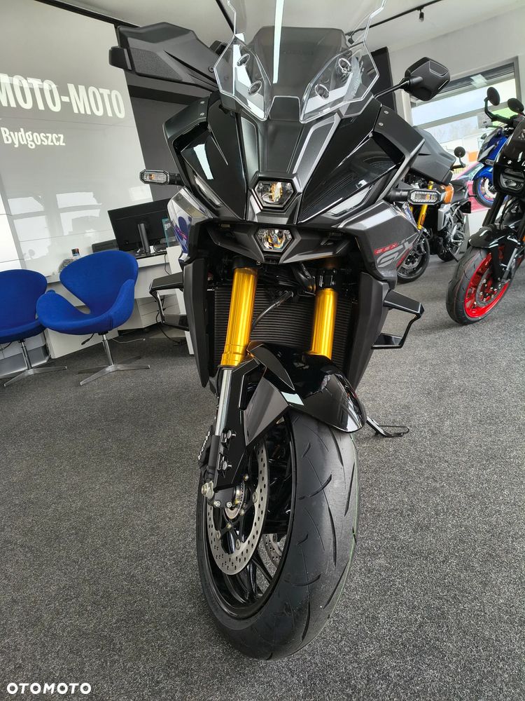 Suzuki GSX - 3