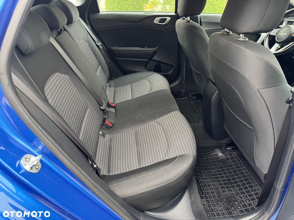Kia Ceed - 12