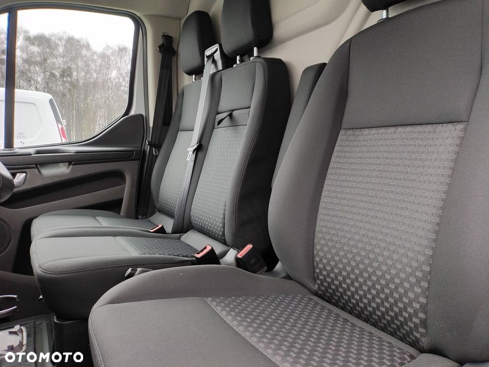 Ford Transit Custom - 28