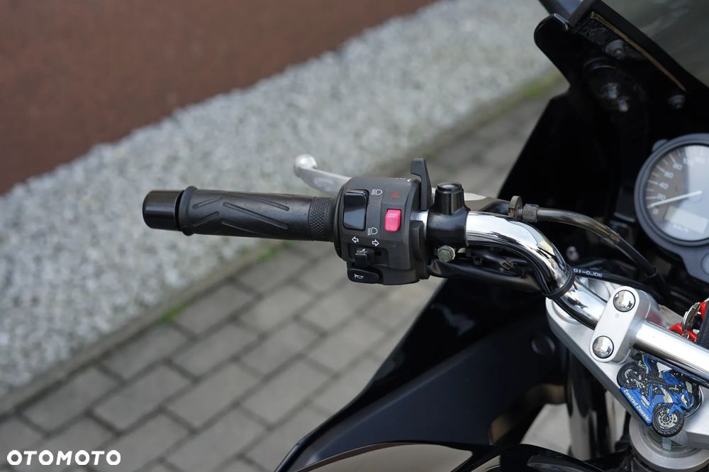 Yamaha FZS - 17