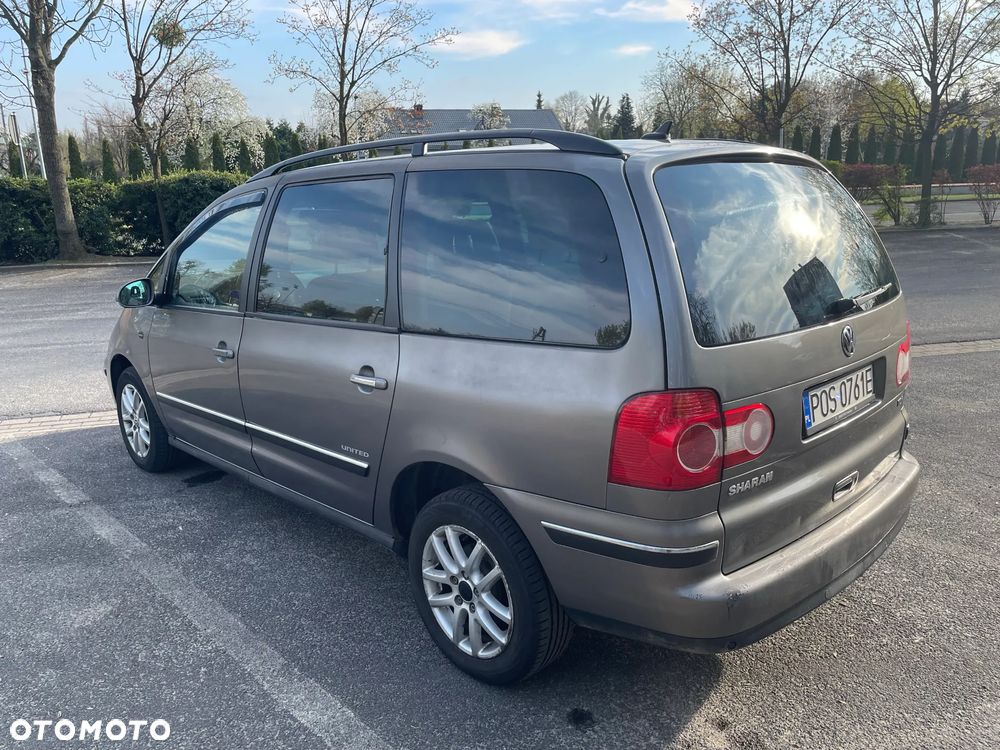Volkswagen Sharan 1.9 TDI Comfortline Tiptr - 4