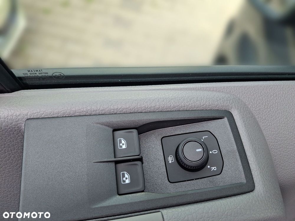 Volkswagen Crafter 35 furgon 177km Automat 3640 - 15