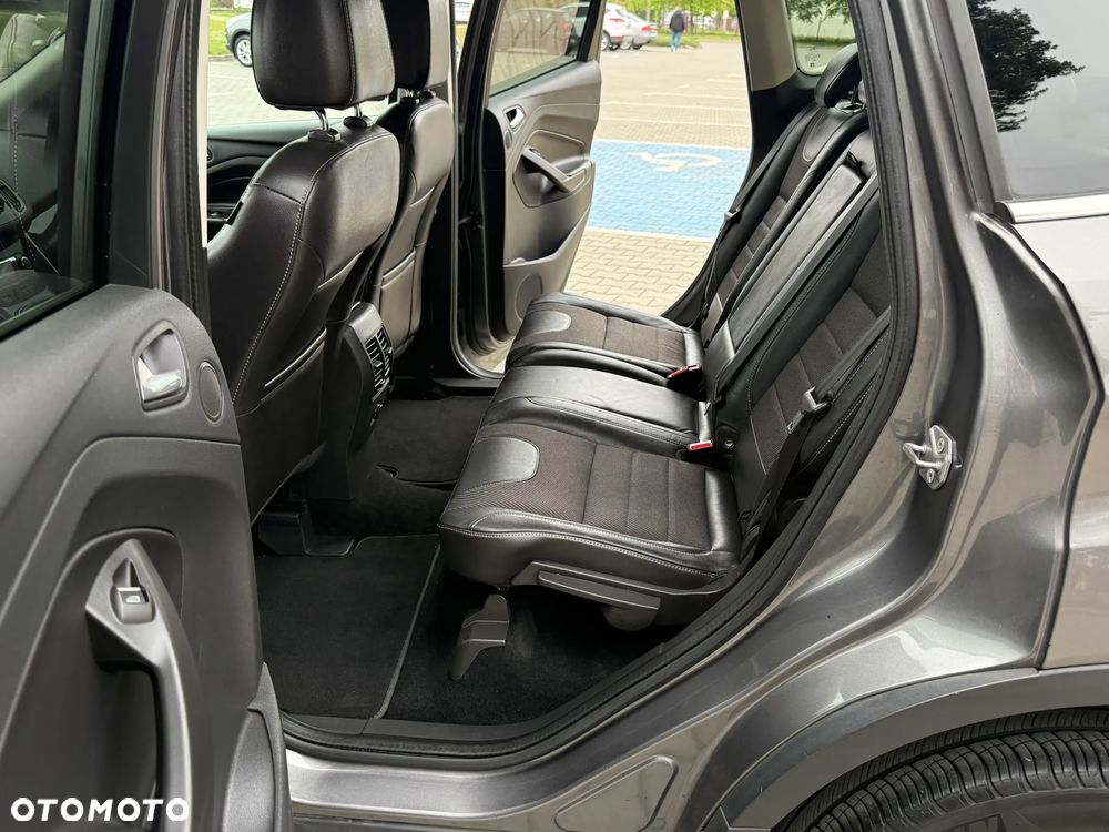 Ford Kuga 2.0 TDCi 4x4 Titanium - 28