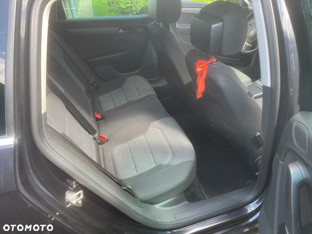 Volkswagen Passat 2.0 TDI Comfortline - 14
