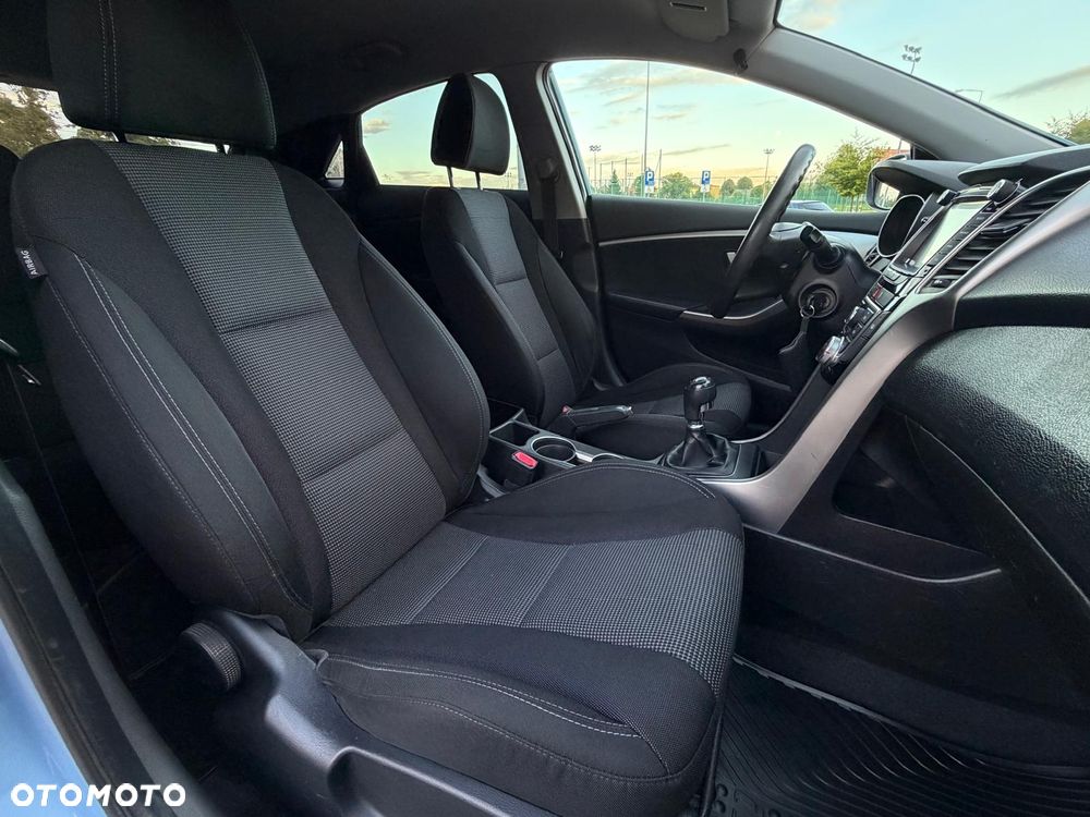Hyundai i30 i30cw 1.4 Trend - 37