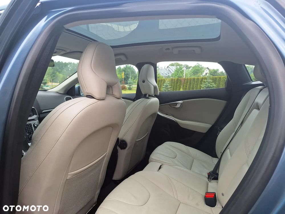 Volvo V40 D2 Summum - 15