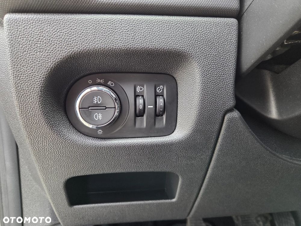 Opel Corsa 1.4 16V Edition 150 - 15