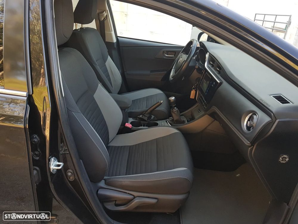Toyota Auris Touring Sports 1.4 D-4D Comfort+Pack Sport - 35