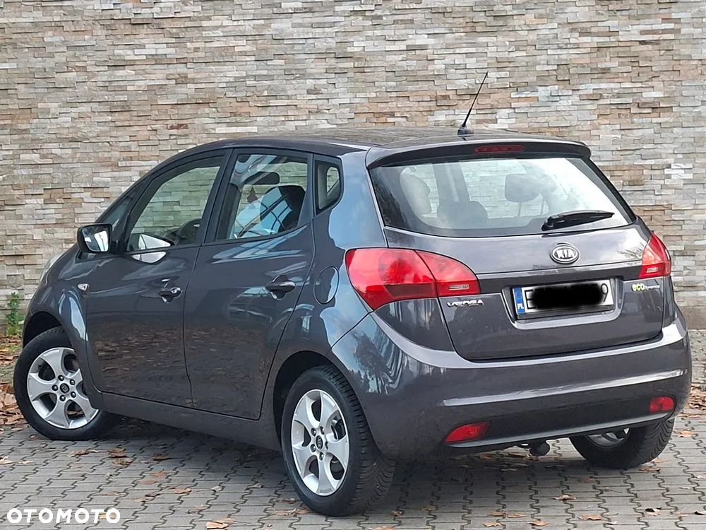 Kia Venga 2012 photo 4