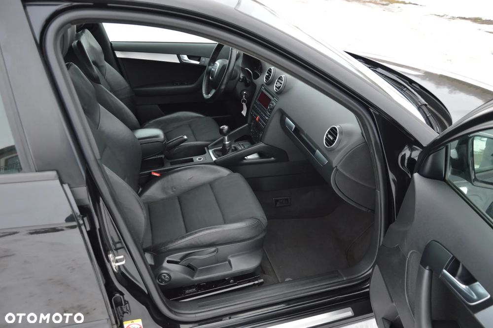 Audi A3 Sportback 2.0 TDI DPF S line Sportpaket plus - 26