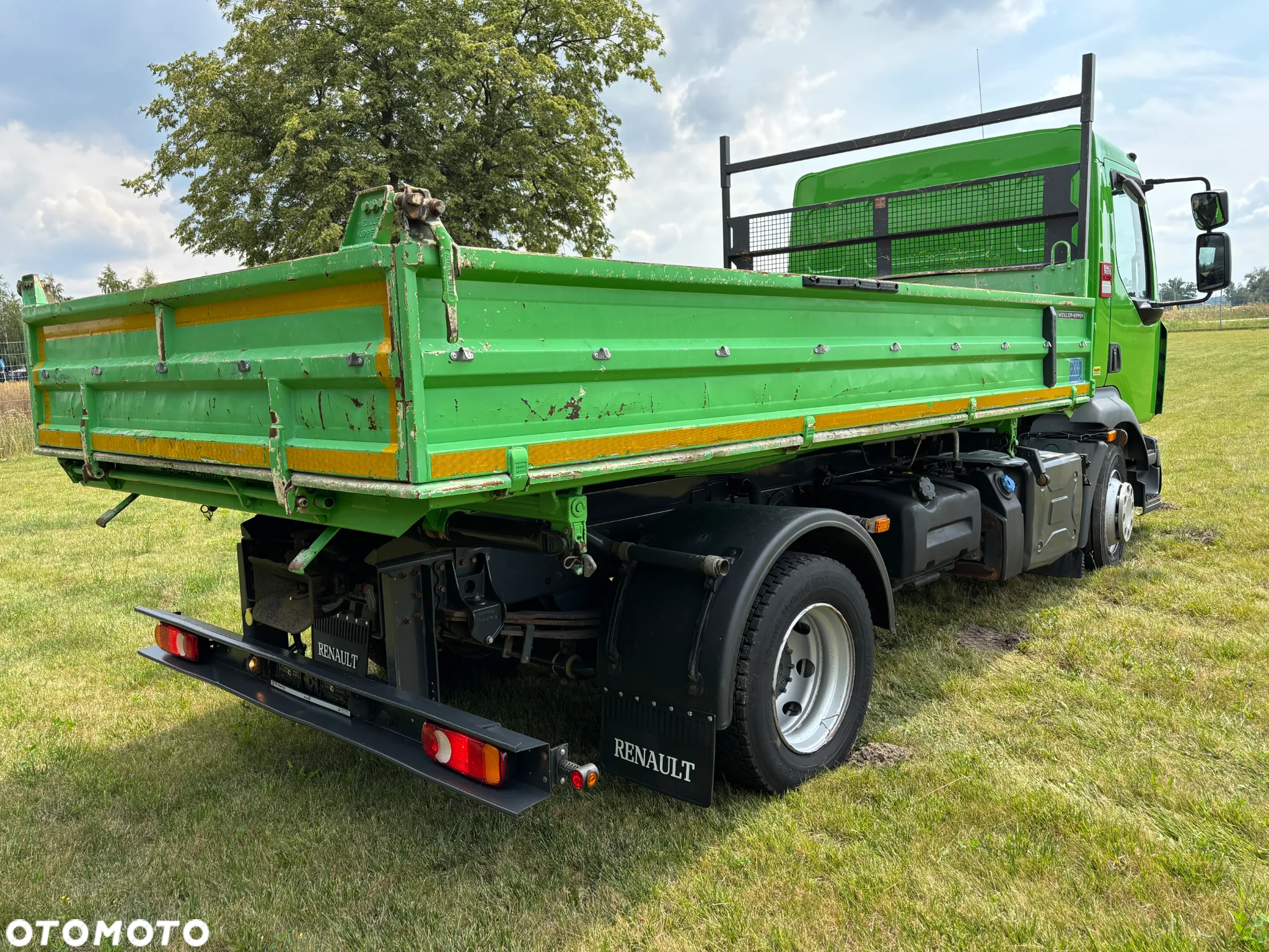 Renault D12 wywrotka, 12 ton DMC , zaczep do przyczepy , oryginalny kiper Meiller, mały przebieg od 1 właściciela z Niemiec, 6100 kg ładowność. manualna skrzynia , na resorze, idealna pod minikoparkę , przyczepę ( Mercedes ATEGO, AXOR, MAN TGM ) - 12