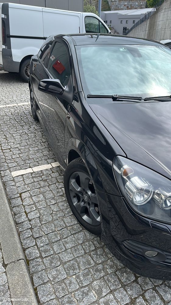 Opel Astra GTC 1.9 CDTI - 11