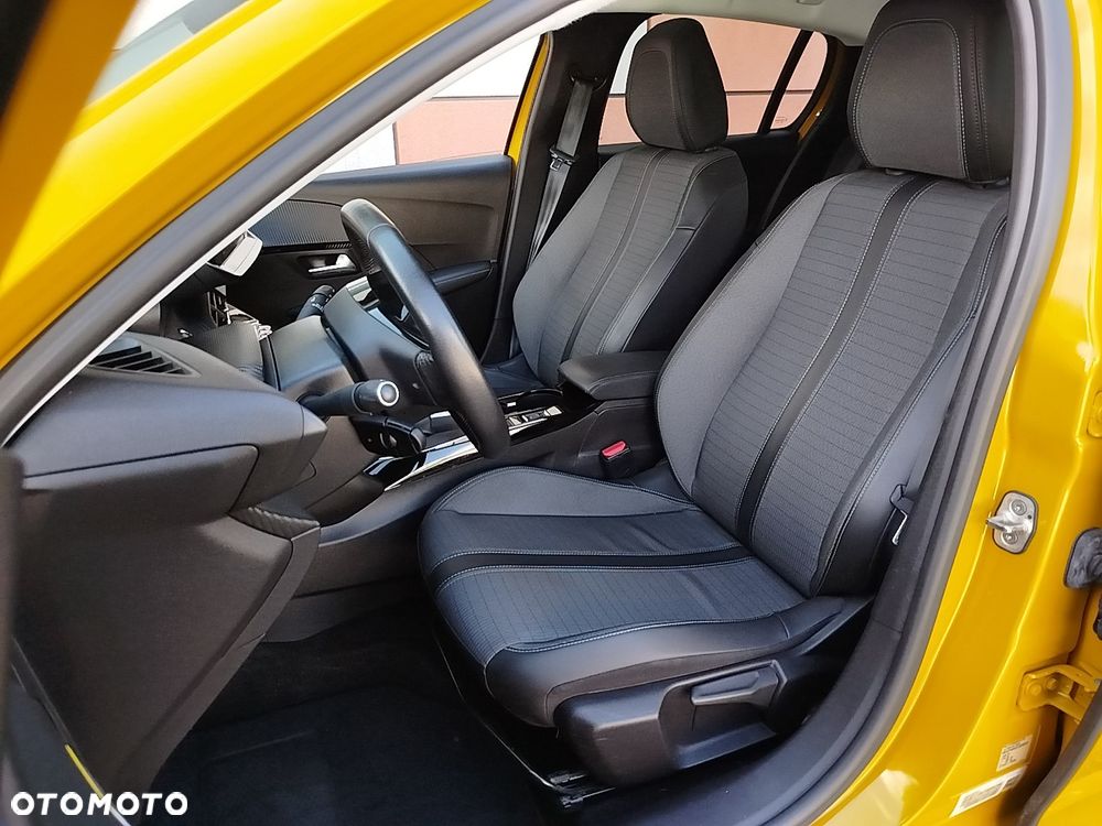 Peugeot 208 TURBO 100 Allure - 9