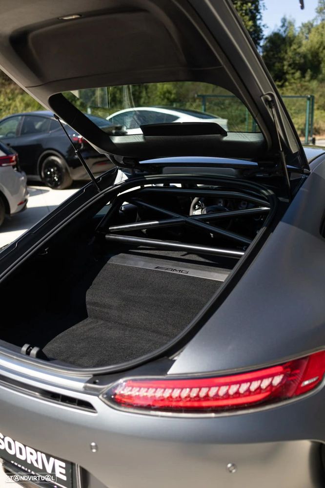 Mercedes-Benz AMG GT R - 52