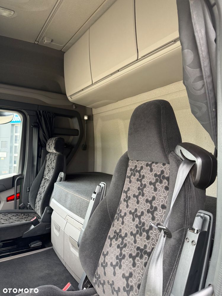 Scania 460R - 12