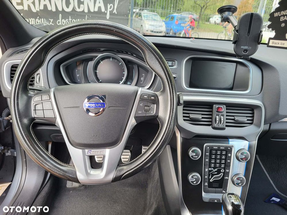 Volvo V40 D2 Drive-E R-Design Momentum - 11