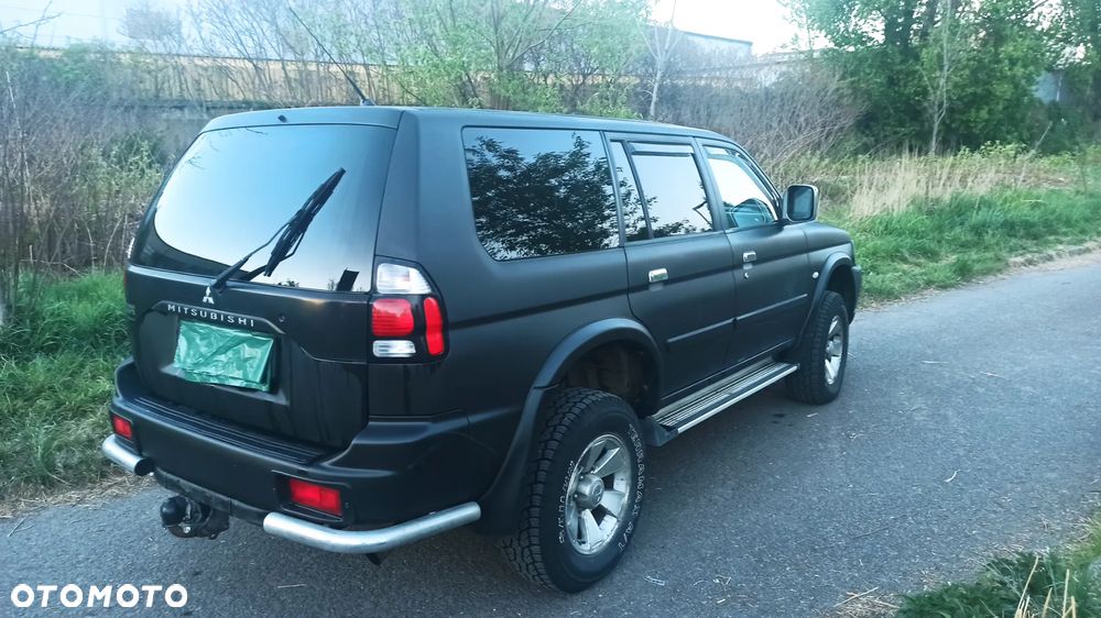 Mitsubishi Pajero Sport - 3