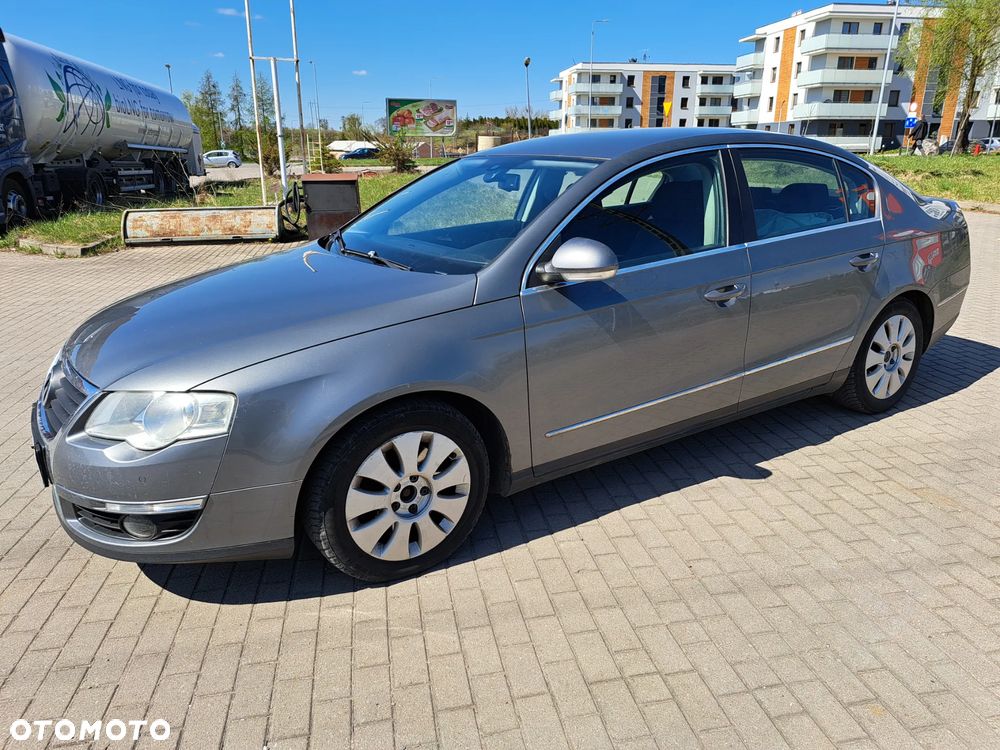 Volkswagen Passat - 11