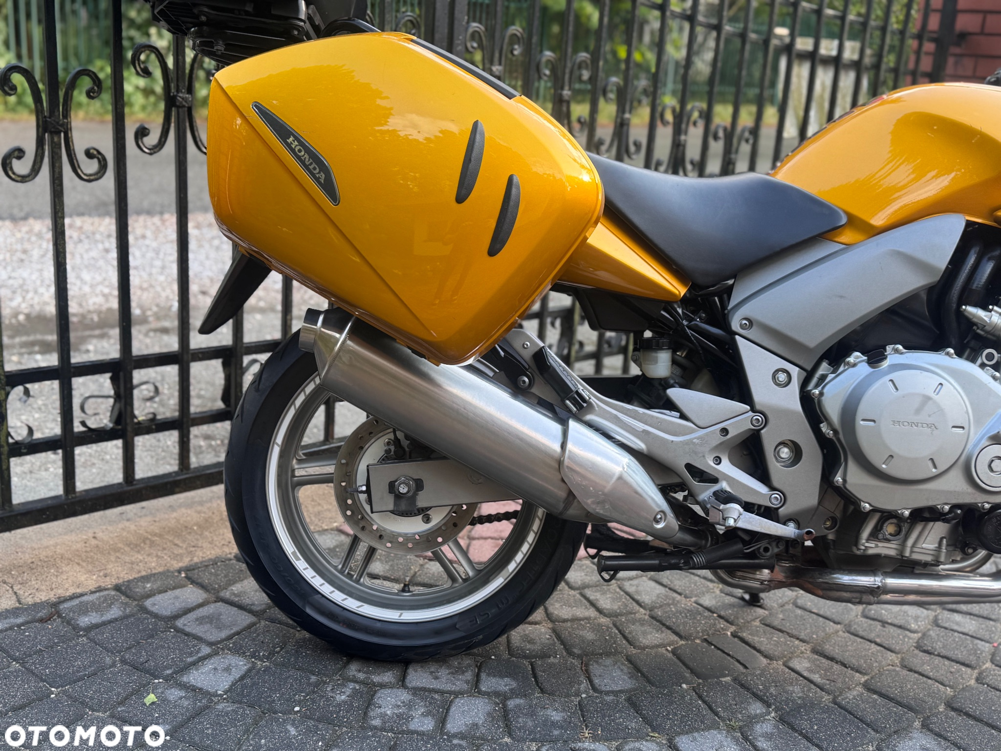 Honda CBF - 10