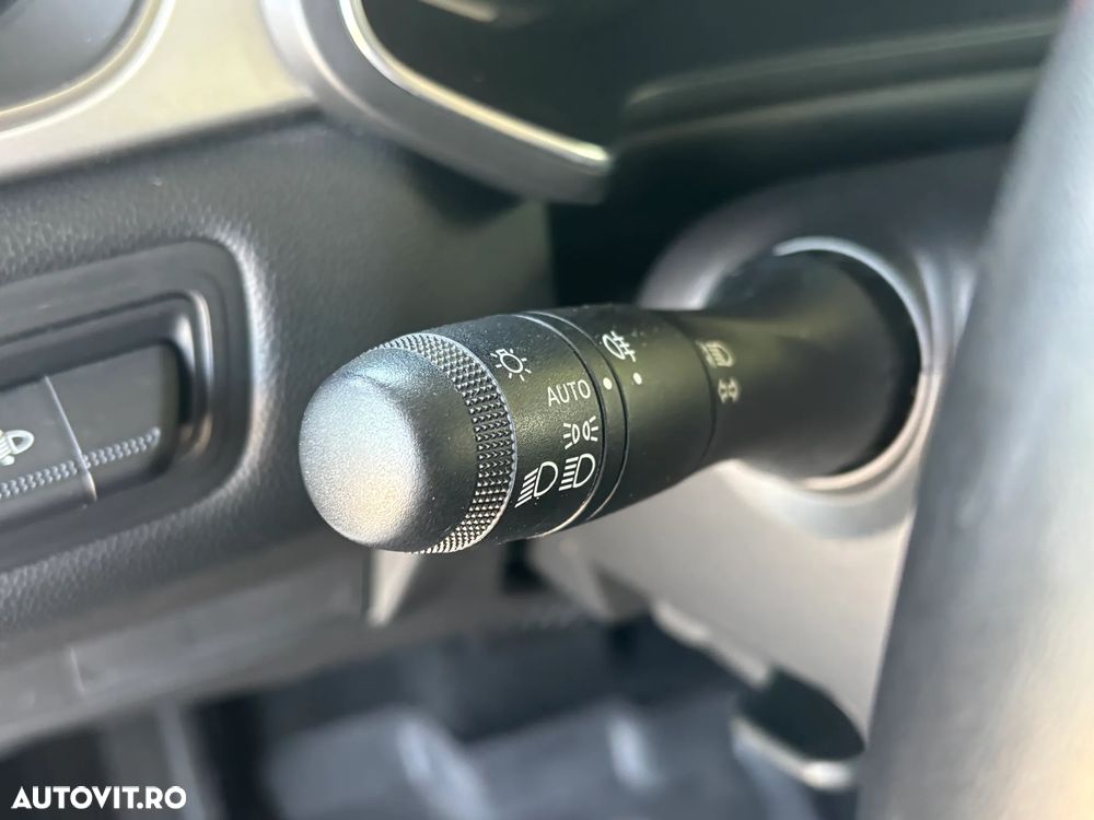 Renault Captur TCe 140 EDC GPF INTENS - 23