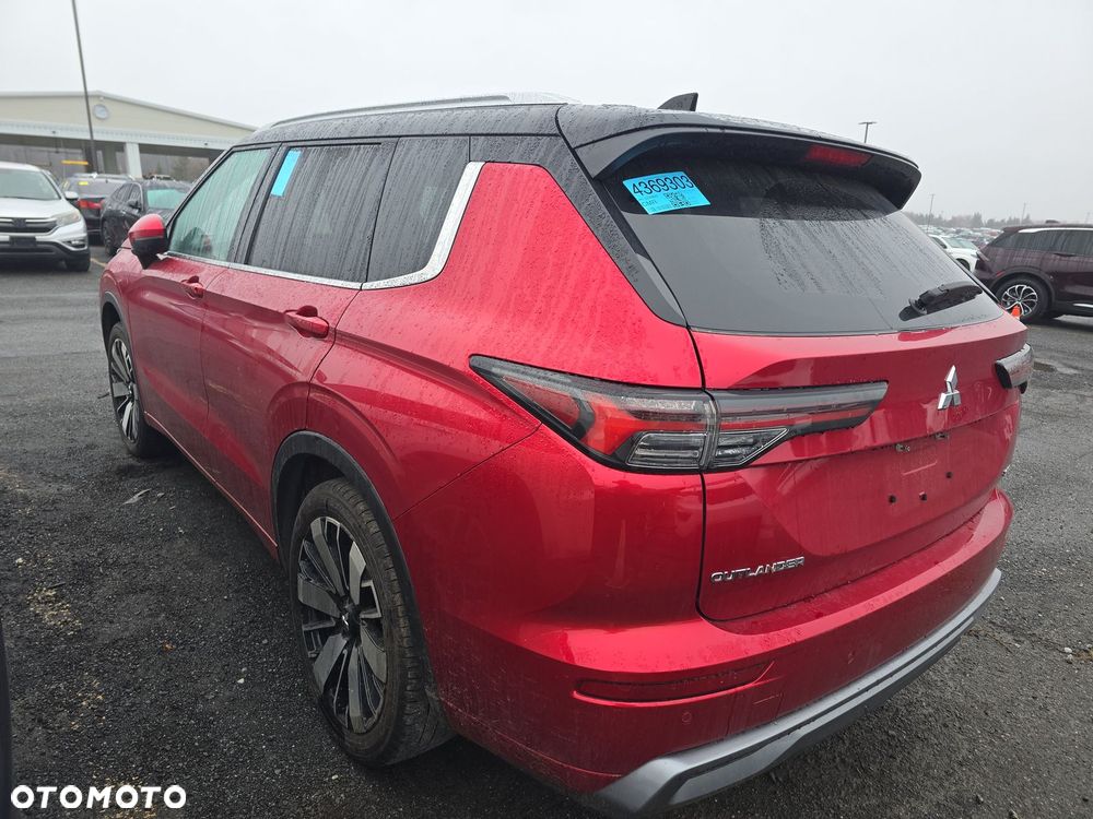 Mitsubishi Outlander - 3