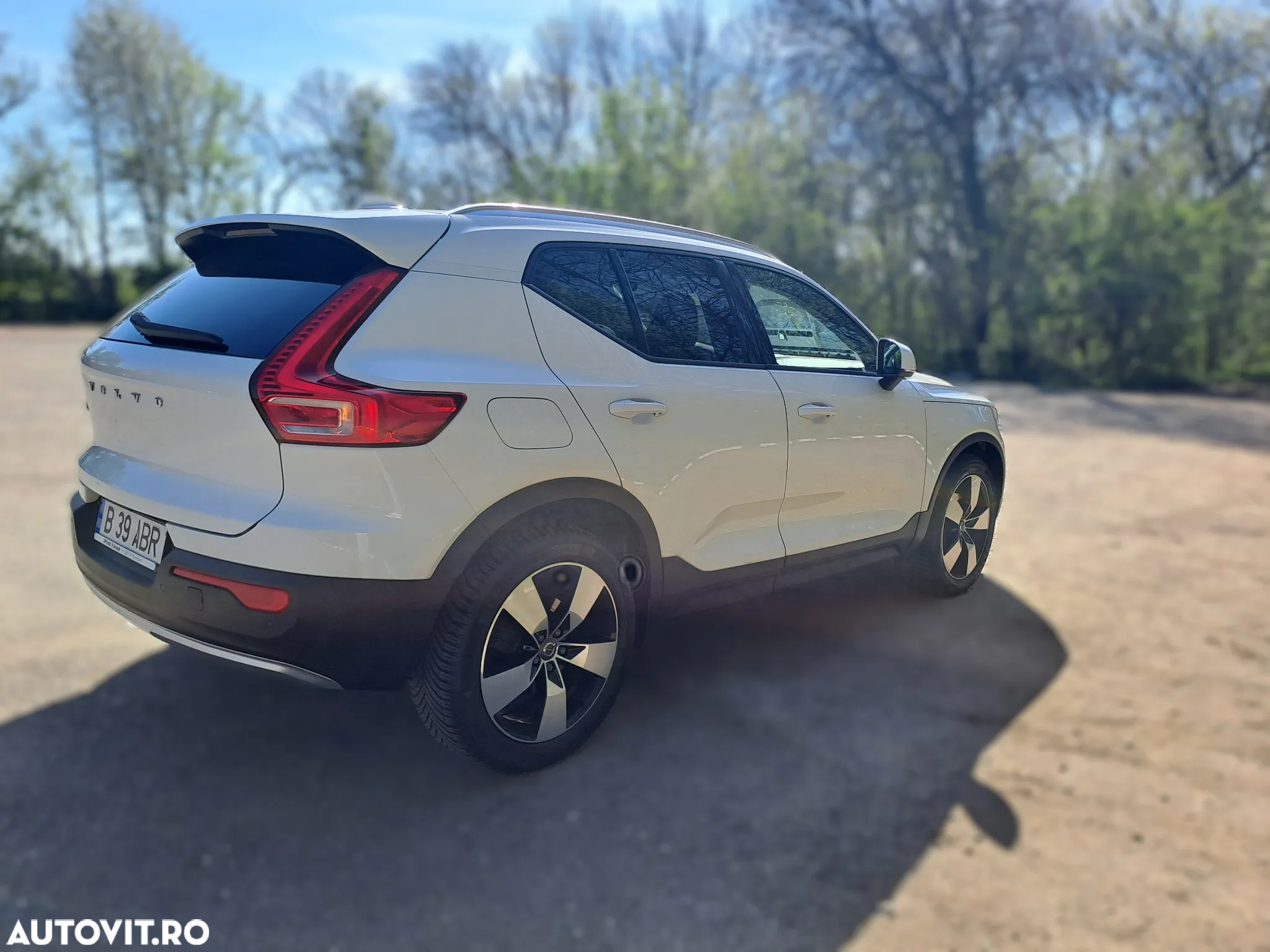 Volvo XC 40 D3 AWD Geartronic Momentum - 4