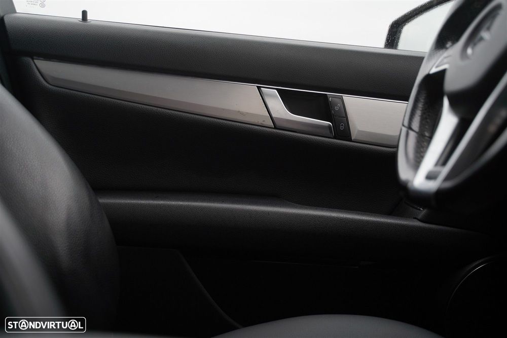 Mercedes-Benz C 220 - 32