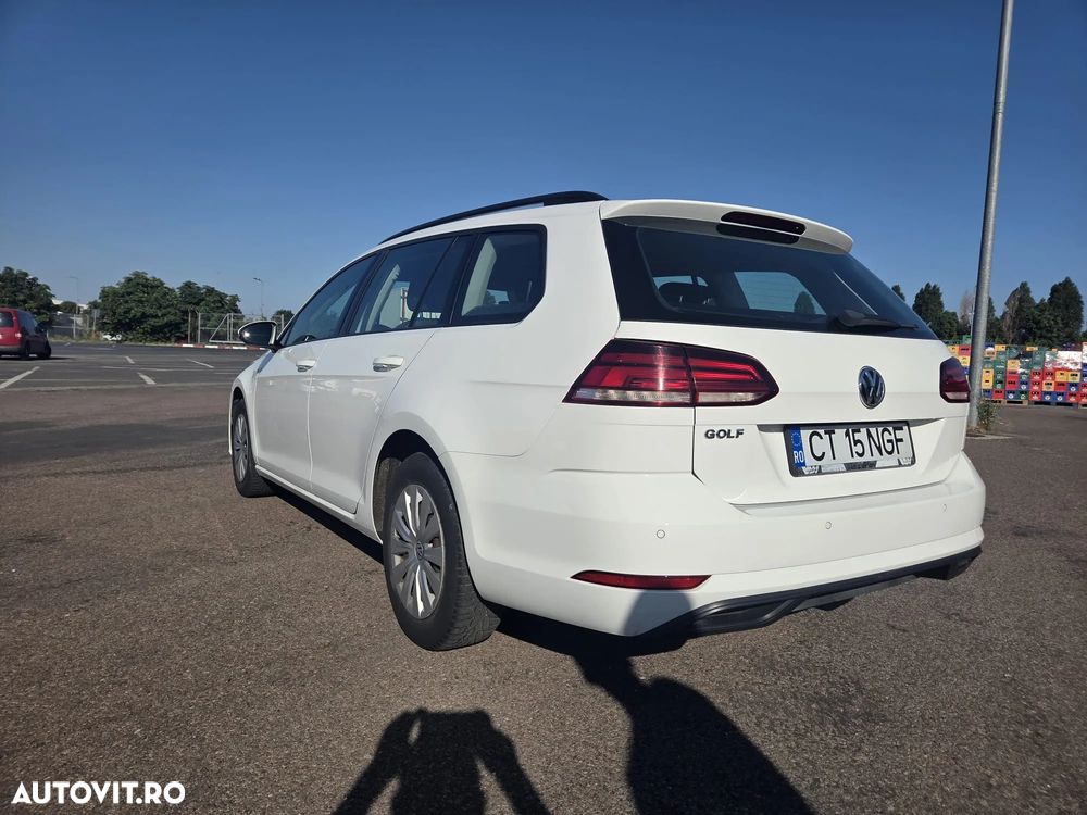 Volkswagen Golf - 6
