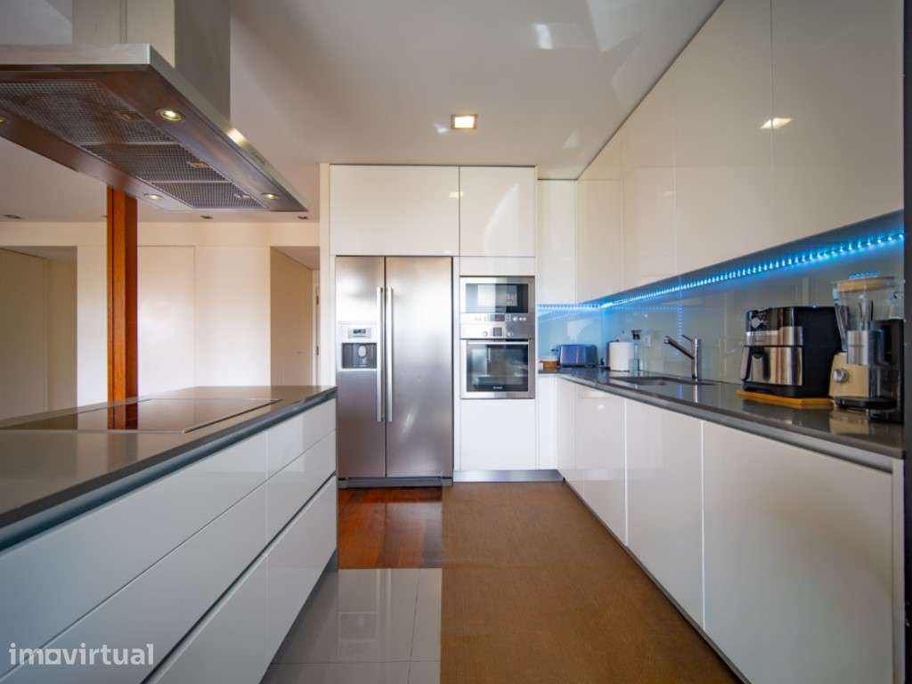 Apartamento T3 Renovado com Terraço no Foco - Grande imagem: 4/34