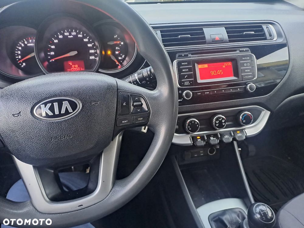 Kia Rio - 14