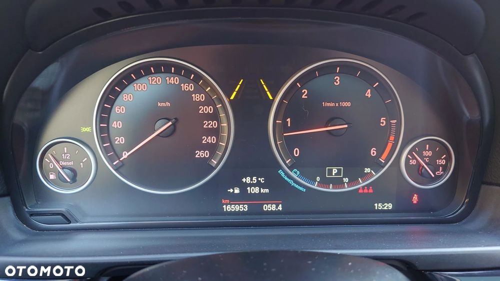 BMW Seria 5 530d xDrive - 14