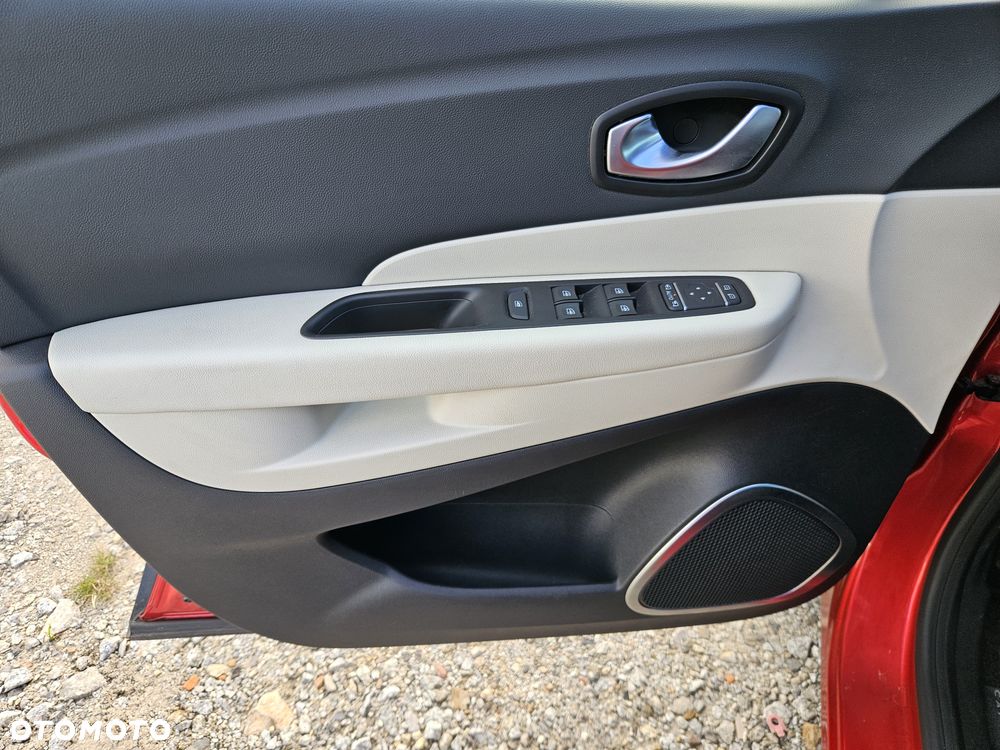 Renault Captur (ENERGY) TCe 90 BOSE EDITION - 25