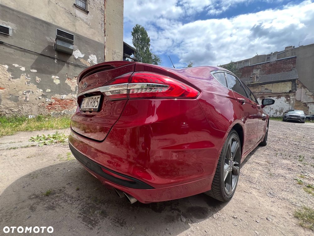 Ford Fusion - 16