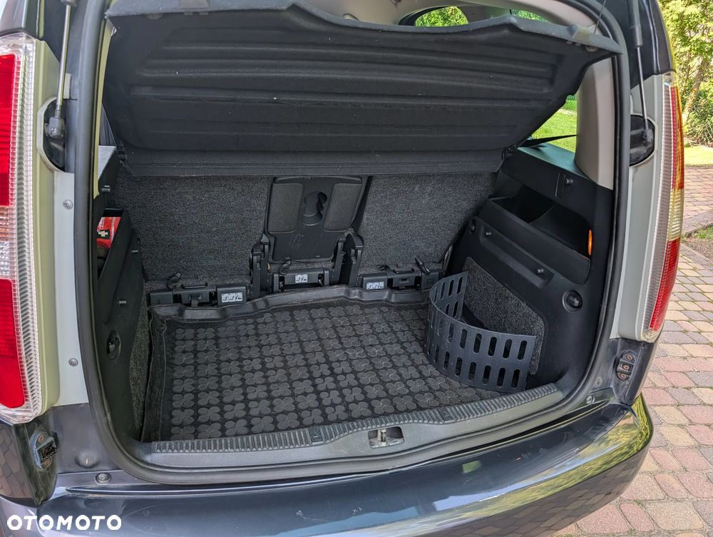 Skoda Roomster 1.6 16V Sport - 11