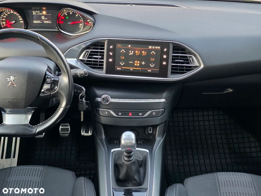 Peugeot 308 1.6 BlueHDi Allure S&S - 22