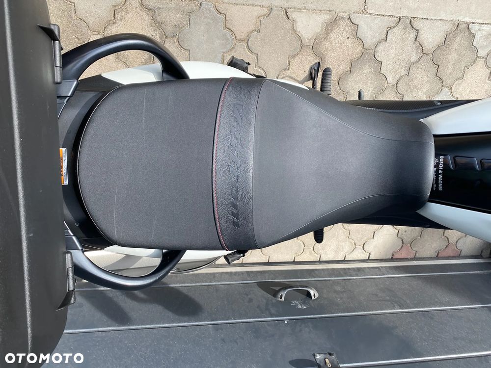 Suzuki V-STROM - 17