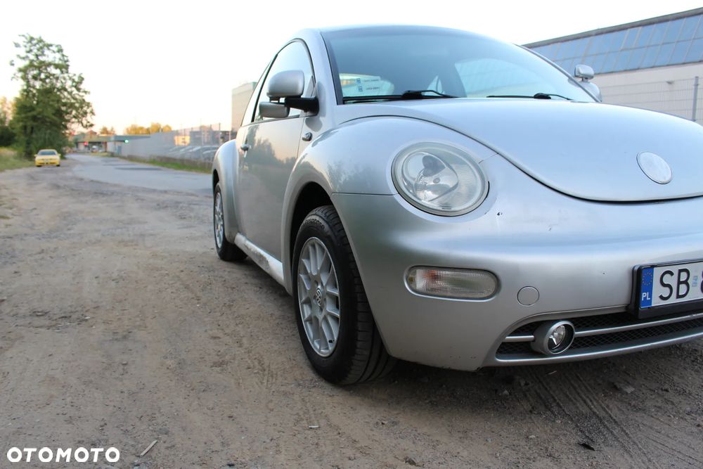 Volkswagen New Beetle - 8