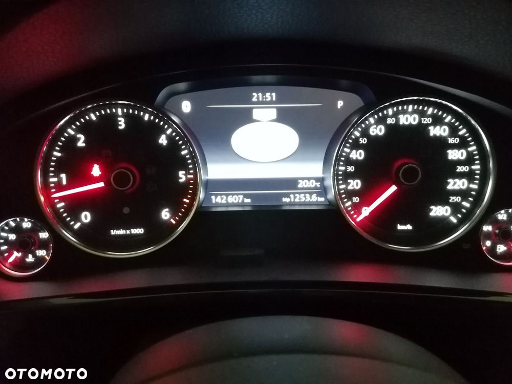 Volkswagen Touareg - 8
