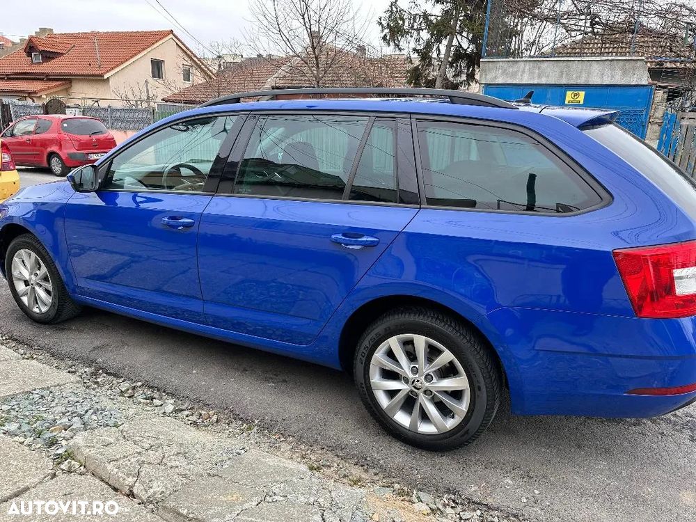 Skoda Octavia 1.6 TDI DSG Ambition - 5