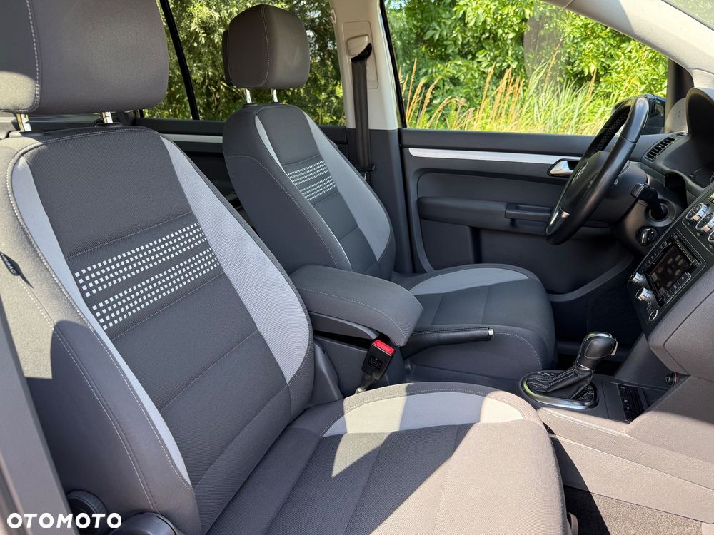 Volkswagen Touran 2.0 TDI DPF DSG Life - 20