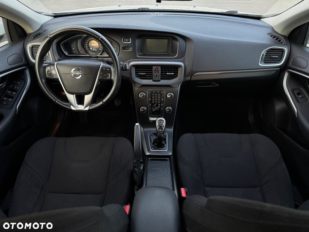 Volvo V40 D2 - 13