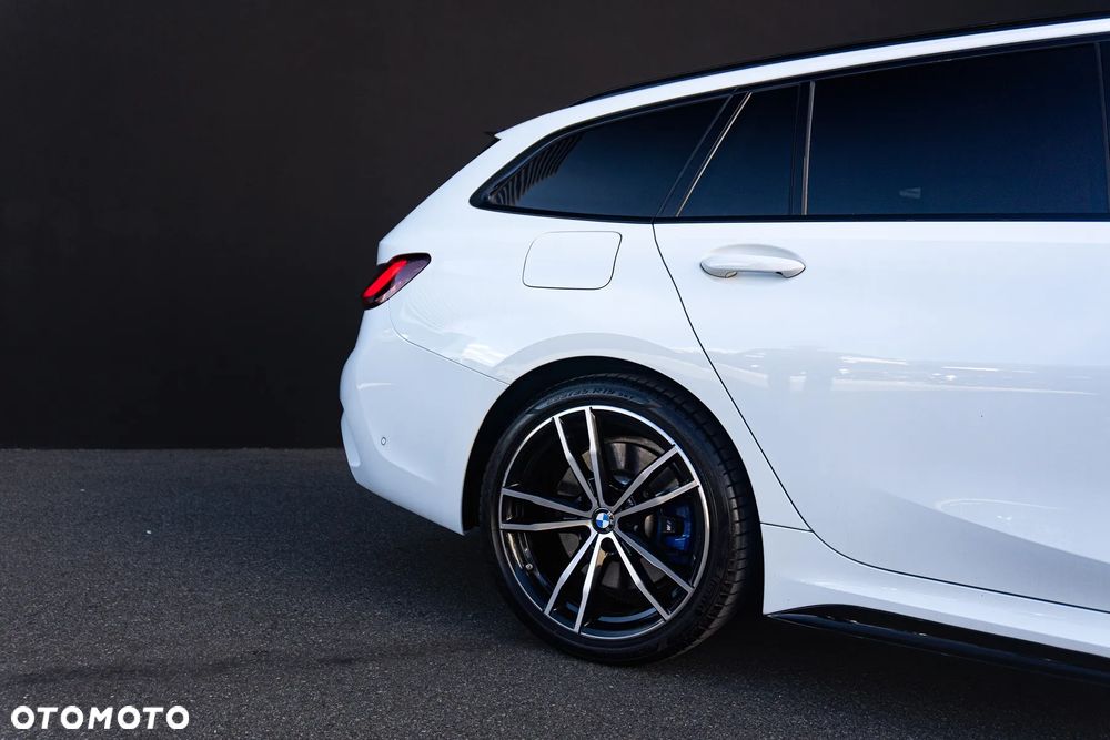 BMW Seria 3 320d xDrive Sport - 3